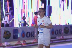 BIB: 42190
                            <button type="button" onclick="openModal(23200028)" class="btn btn-primary btn-sm float-right btn-popup" data-toggle="modal" data-target=".modal-high-quality">
                        <i class="fas fa-shopping-cart"></i> Add to Cart
                    </button>
                                            <button type="button" onclick="isThisMe(23200028, true)" class="btn btn-success btn-sm float-right btn-popup btn-isme hidden" data-toggle="tooltip" data-placement="bottom" title="นี่คือรูปของคุณใช่ไหม คลิกที่นี่เพื่อเอาเข้าอัลบั้ม">
                        <i class="fas fa-plus"></i> Add to album
                    </button>
                    <button type="button" onclick="isThisMe(23200028, false)" class="btn btn-warning btn-sm float-right btn-popup btn-isnotme hidden">
                        <i class="fas fa-ban"></i> Remove from album
                    </button>